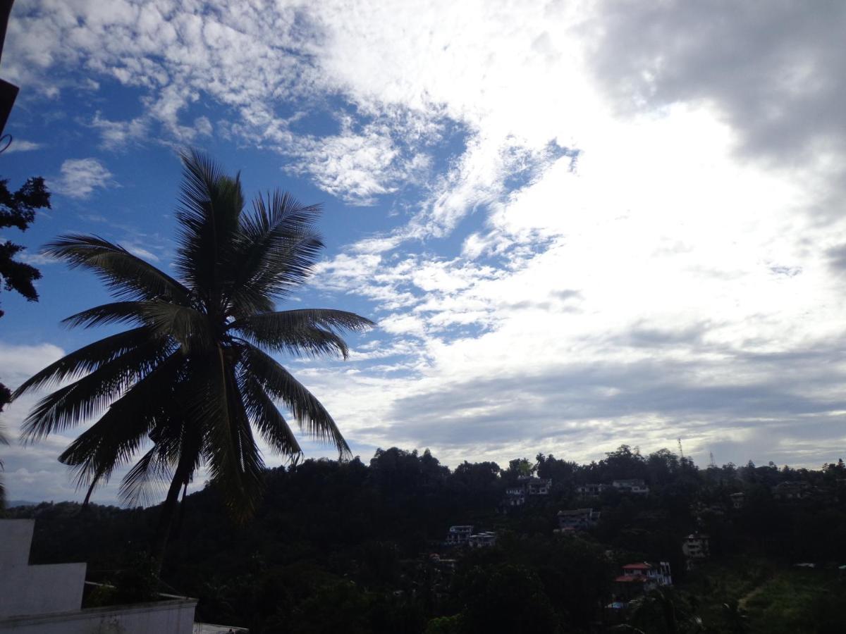 Nisha homestay inn Peradeniya Luaran gambar